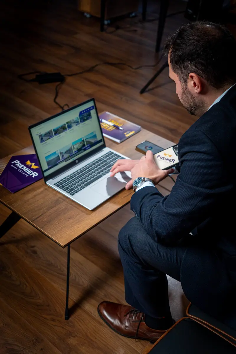 Наеми с нас